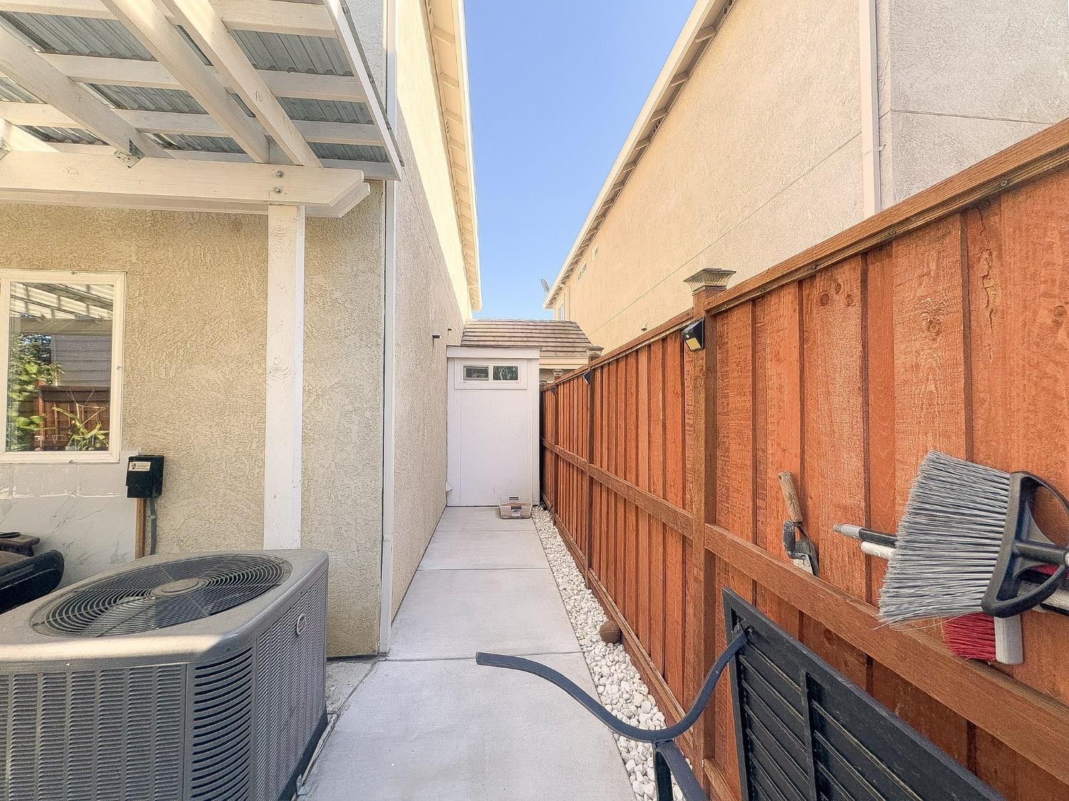 Detail Gallery Image 18 of 40 For 1666 Countrywood Ln, Tracy,  CA 95376 - 3 Beds | 2/1 Baths