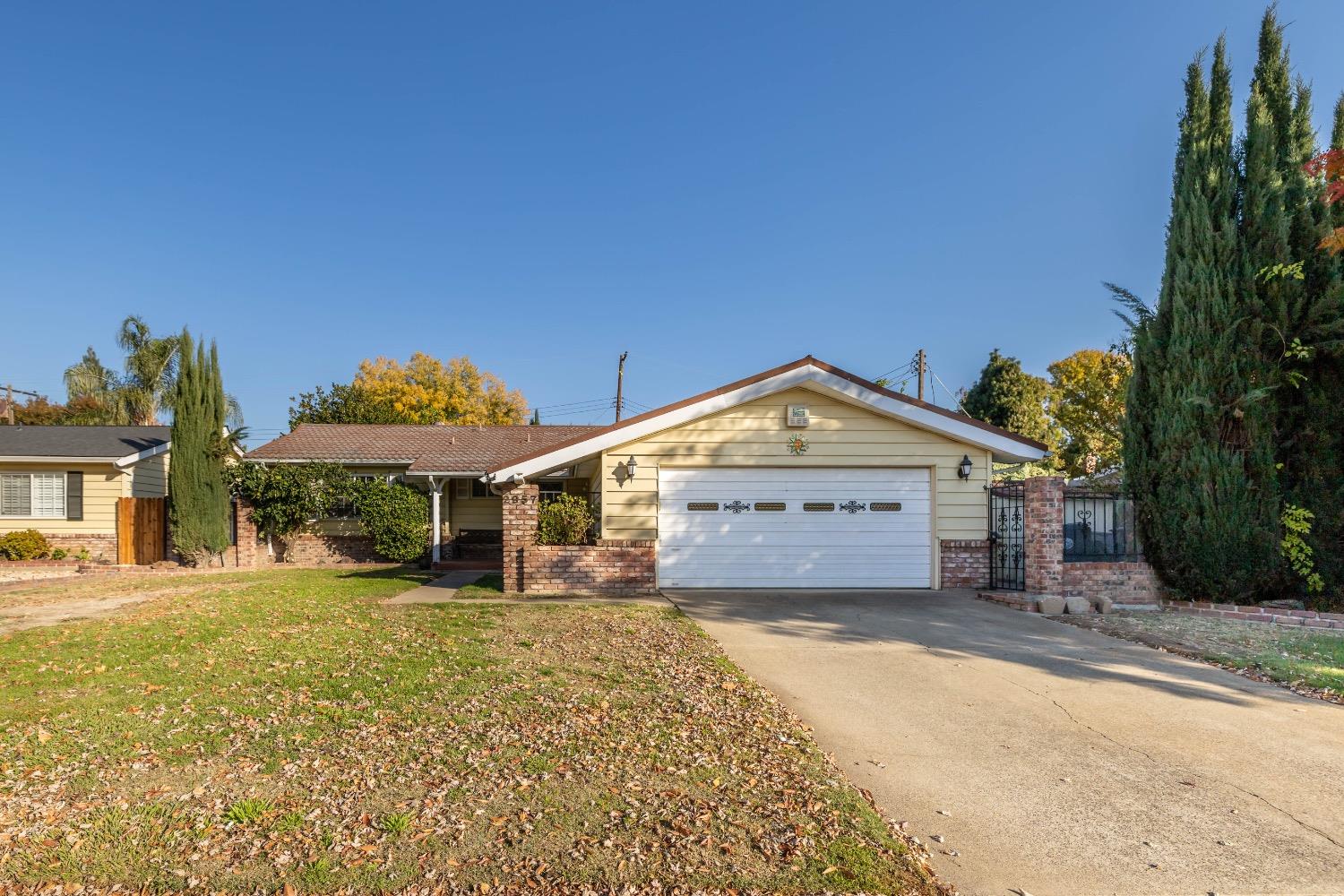 Detail Gallery Image 5 of 40 For 2957 Loyola St, Sacramento,  CA 95826 - 3 Beds | 2 Baths