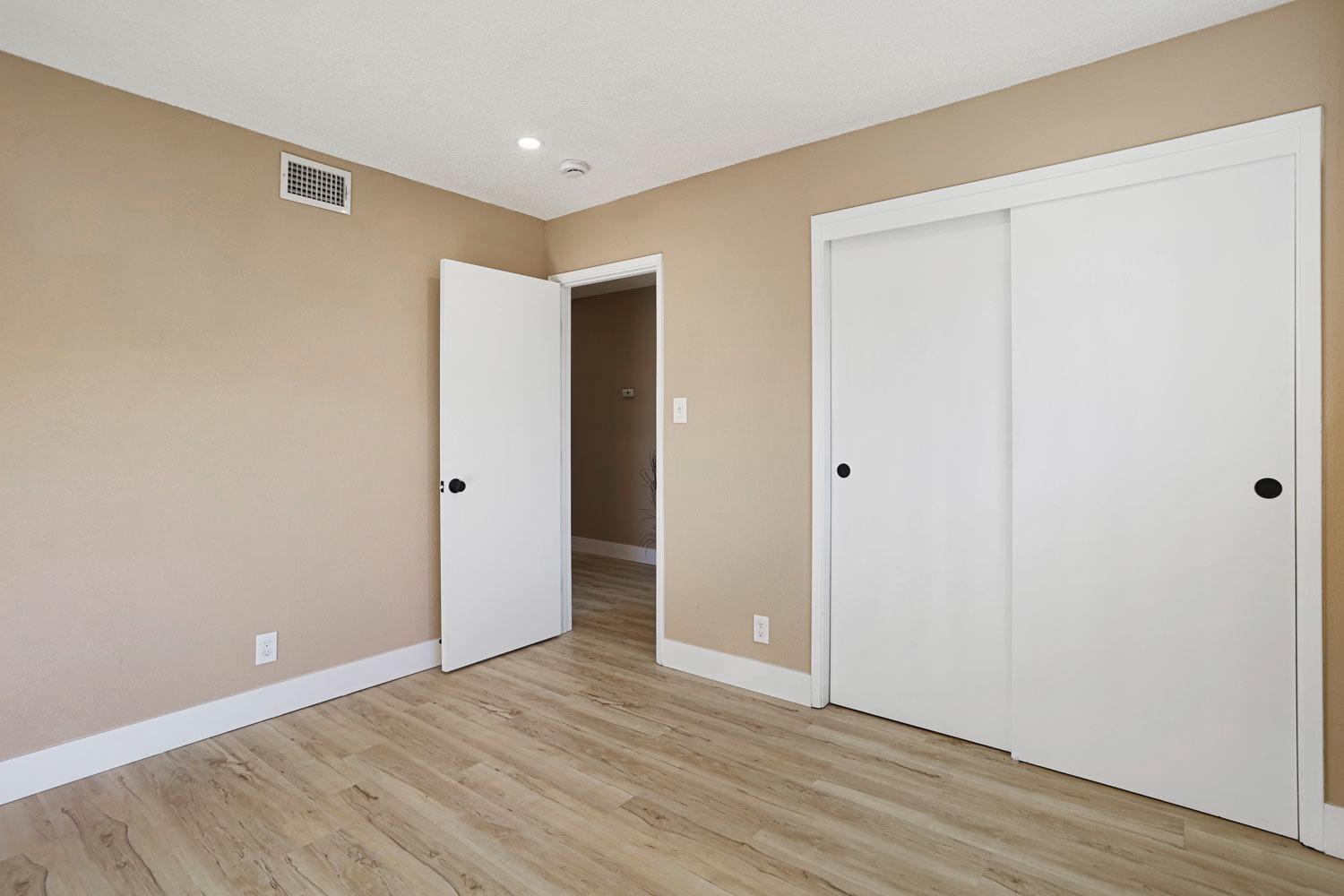 Detail Gallery Image 28 of 36 For 5701 Eastridge Dr, Sacramento,  CA 95842 - 3 Beds | 2 Baths