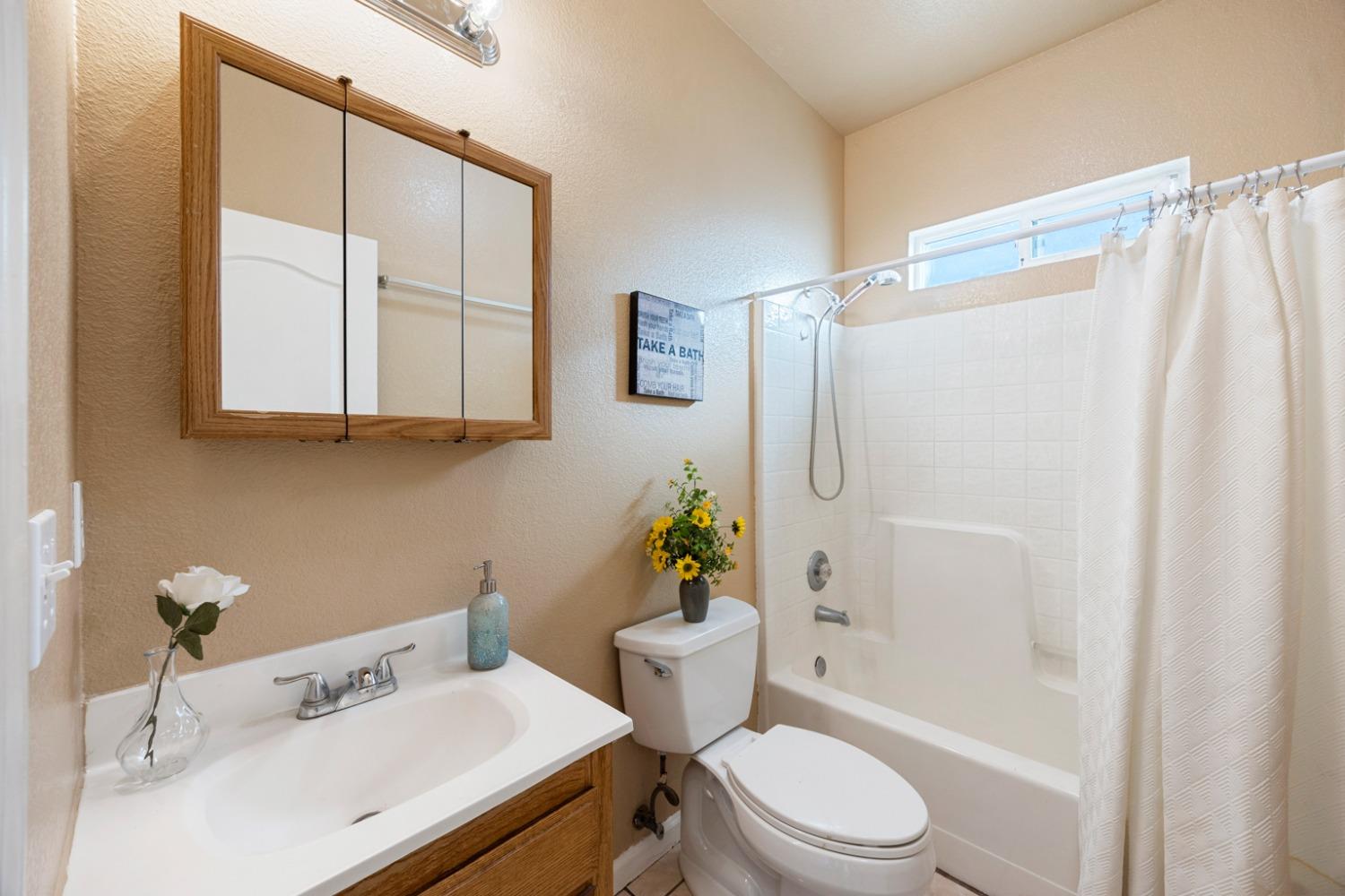 Detail Gallery Image 18 of 29 For 17 Granville Ct, Sacramento,  CA 95838 - 3 Beds | 2 Baths