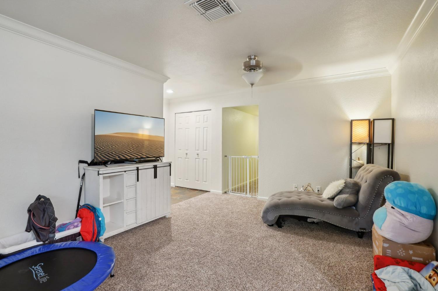 Detail Gallery Image 5 of 22 For 7121 Stella Ln #25,  Carmichael,  CA 95608 - 2 Beds | 2 Baths