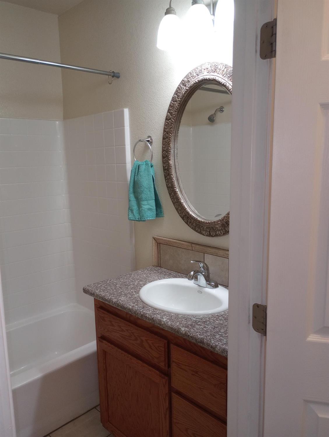 Detail Gallery Image 17 of 31 For 215 Jennie St, Modesto,  CA 95354 - 2 Beds | 2 Baths