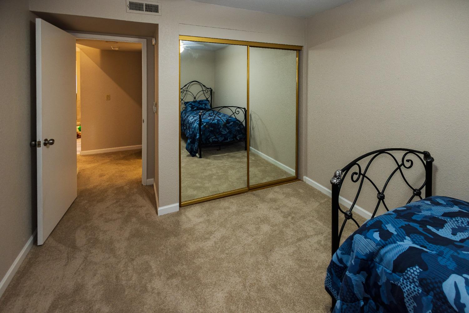 Detail Gallery Image 7 of 20 For 8189 Shane Ln, Citrus Heights,  CA 95610 - 2 Beds | 2 Baths