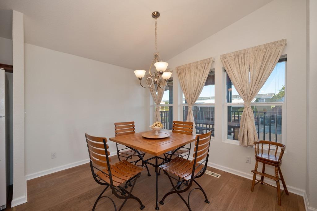 Detail Gallery Image 10 of 35 For 6994 Devotion Ln, Sacramento,  CA 95823 - 2 Beds | 2 Baths