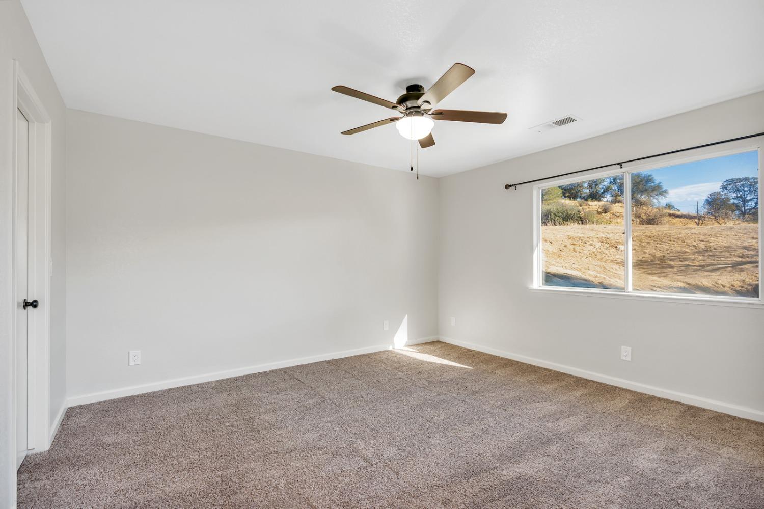 Detail Gallery Image 12 of 18 For 28329 River Road Way, Madera,  CA 93636 - 3 Beds | 2 Baths