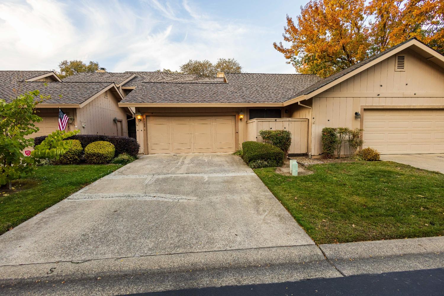 Detail Gallery Image 1 of 20 For 8189 Shane Ln, Citrus Heights,  CA 95610 - 2 Beds | 2 Baths