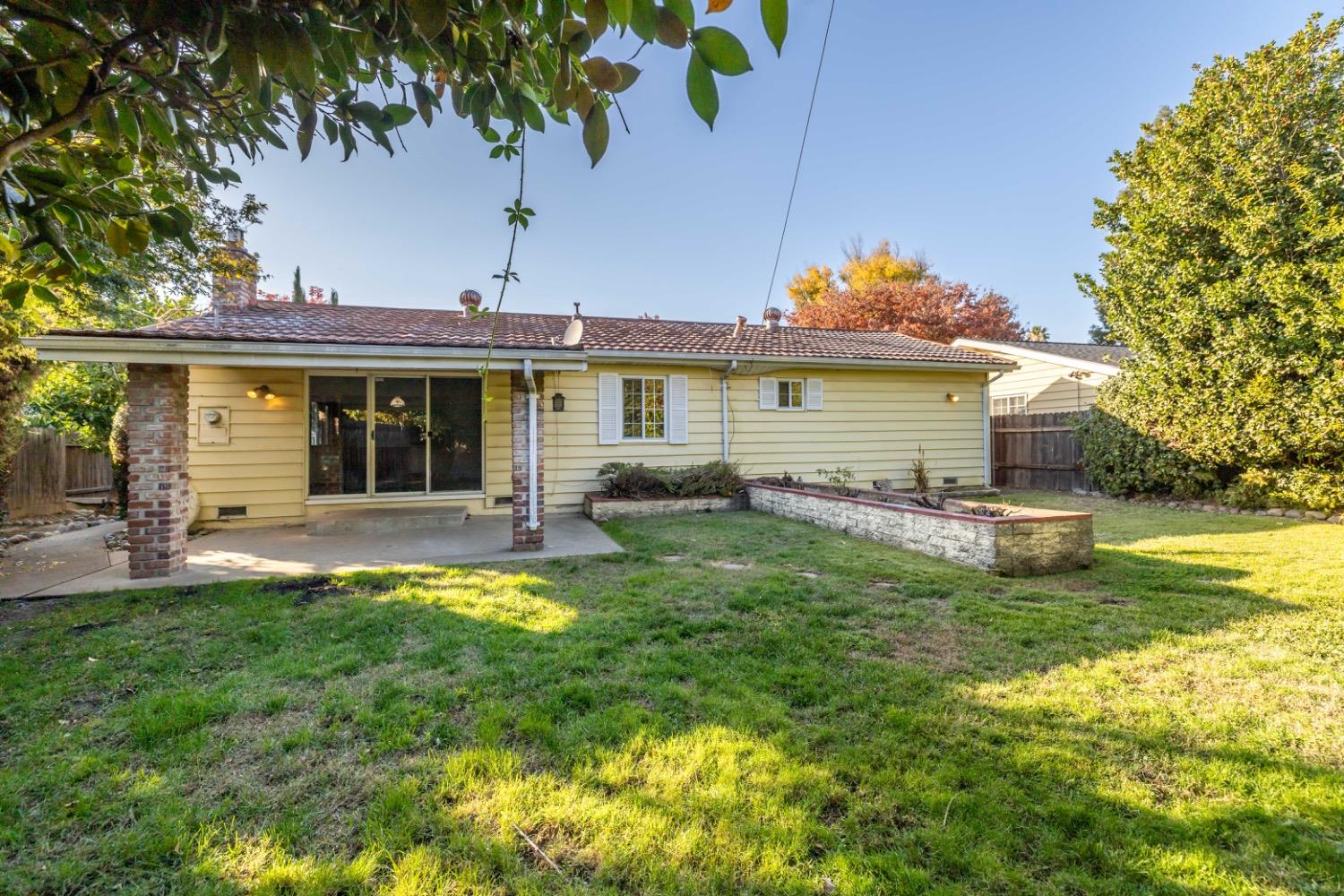 Detail Gallery Image 34 of 40 For 2957 Loyola St, Sacramento,  CA 95826 - 3 Beds | 2 Baths