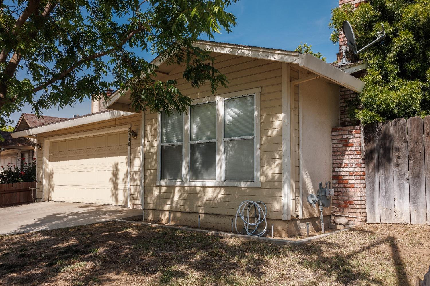 Detail Gallery Image 2 of 17 For 2240 Oxford Ave, Turlock,  CA 95382 - 3 Beds | 2 Baths