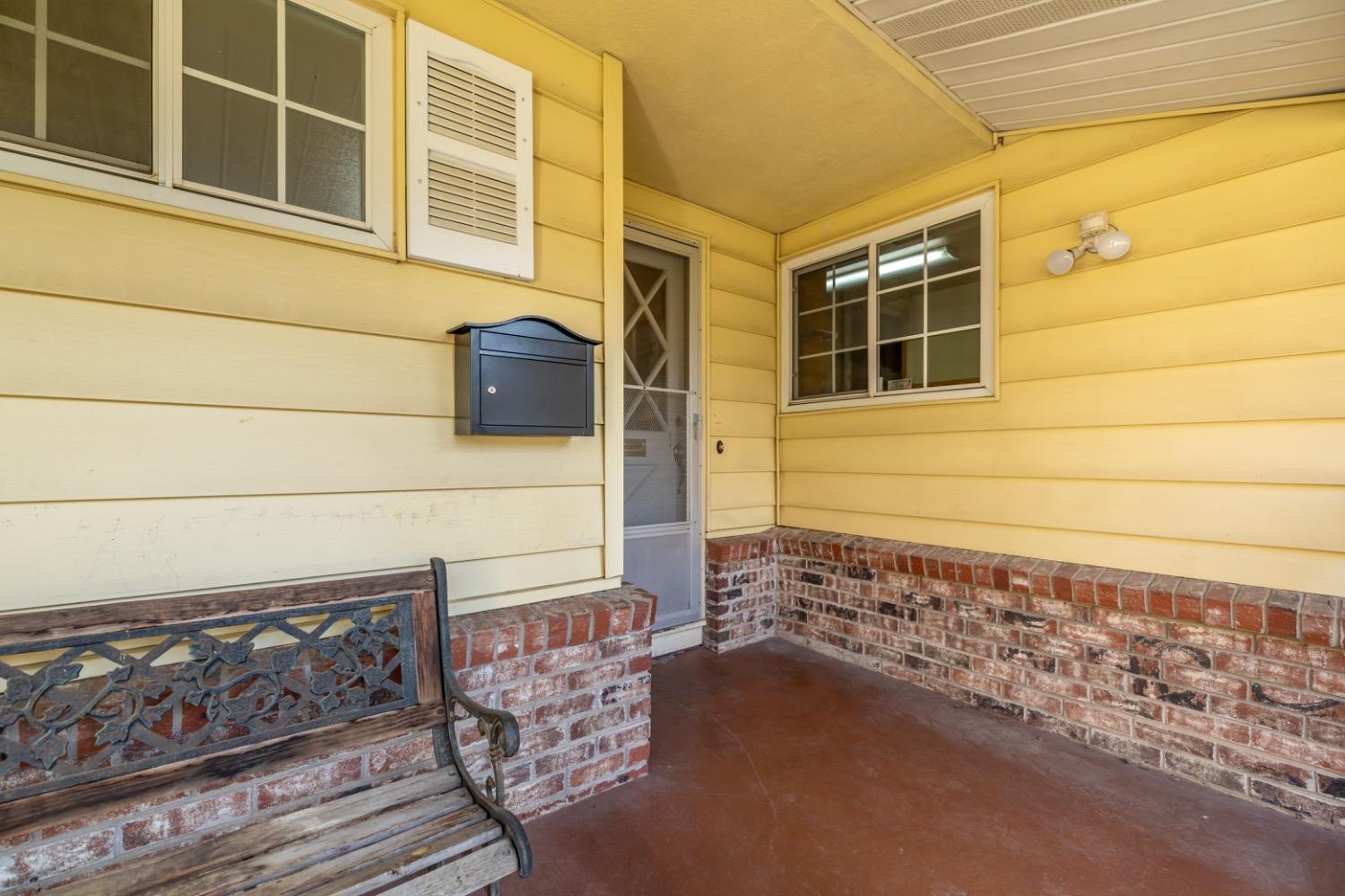 Detail Gallery Image 9 of 40 For 2957 Loyola St, Sacramento,  CA 95826 - 3 Beds | 2 Baths