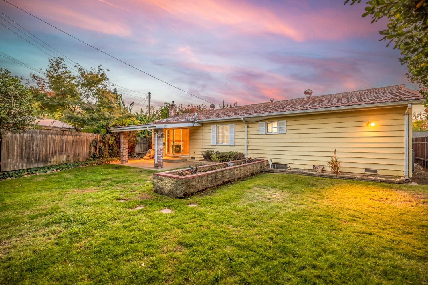 Detail Gallery Image 33 of 40 For 2957 Loyola St, Sacramento,  CA 95826 - 3 Beds | 2 Baths