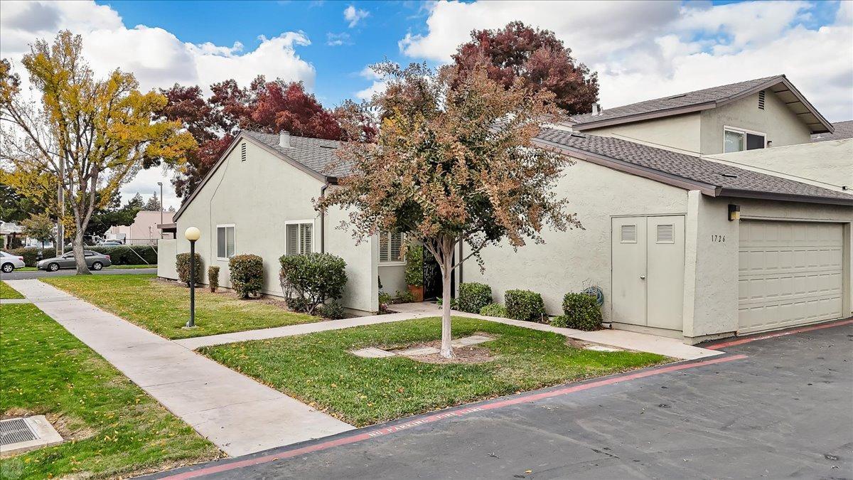 Detail Gallery Image 1 of 38 For 1726 Plaza De San Joaquin, Modesto,  CA 95350 - 2 Beds | 2 Baths