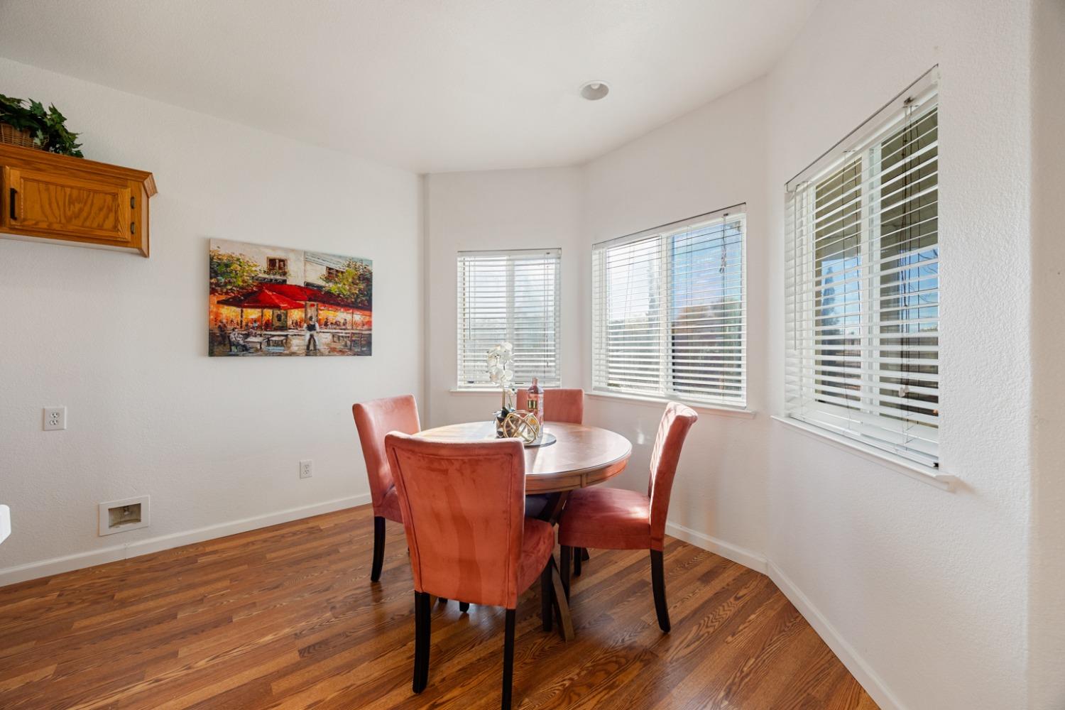 Detail Gallery Image 8 of 29 For 17 Granville Ct, Sacramento,  CA 95838 - 3 Beds | 2 Baths