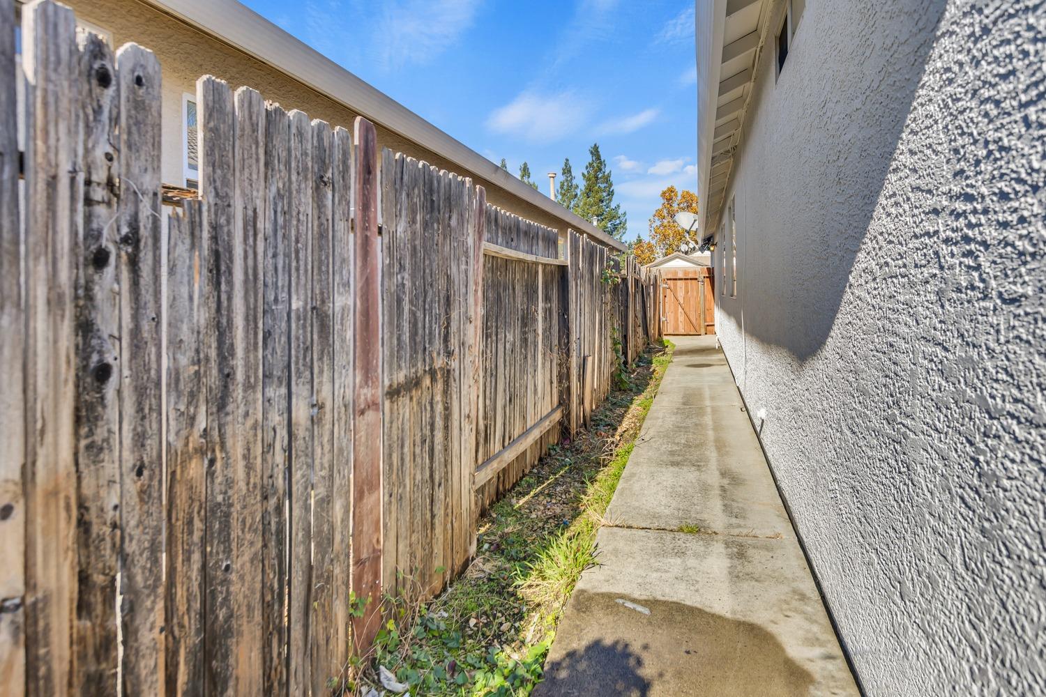 Detail Gallery Image 45 of 53 For 9128 Bristol Plaza Way, Elk Grove,  CA 95624 - 3 Beds | 2 Baths