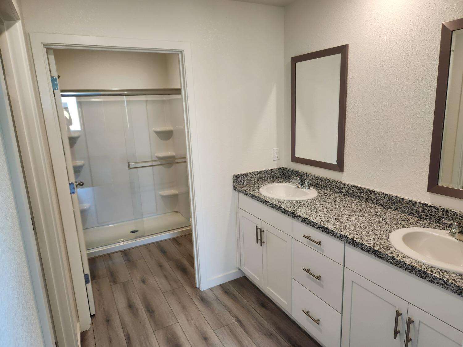 Detail Gallery Image 5 of 7 For 1132 Blackberry Dr, Yuba City,  CA 95993 - 3 Beds | 2 Baths