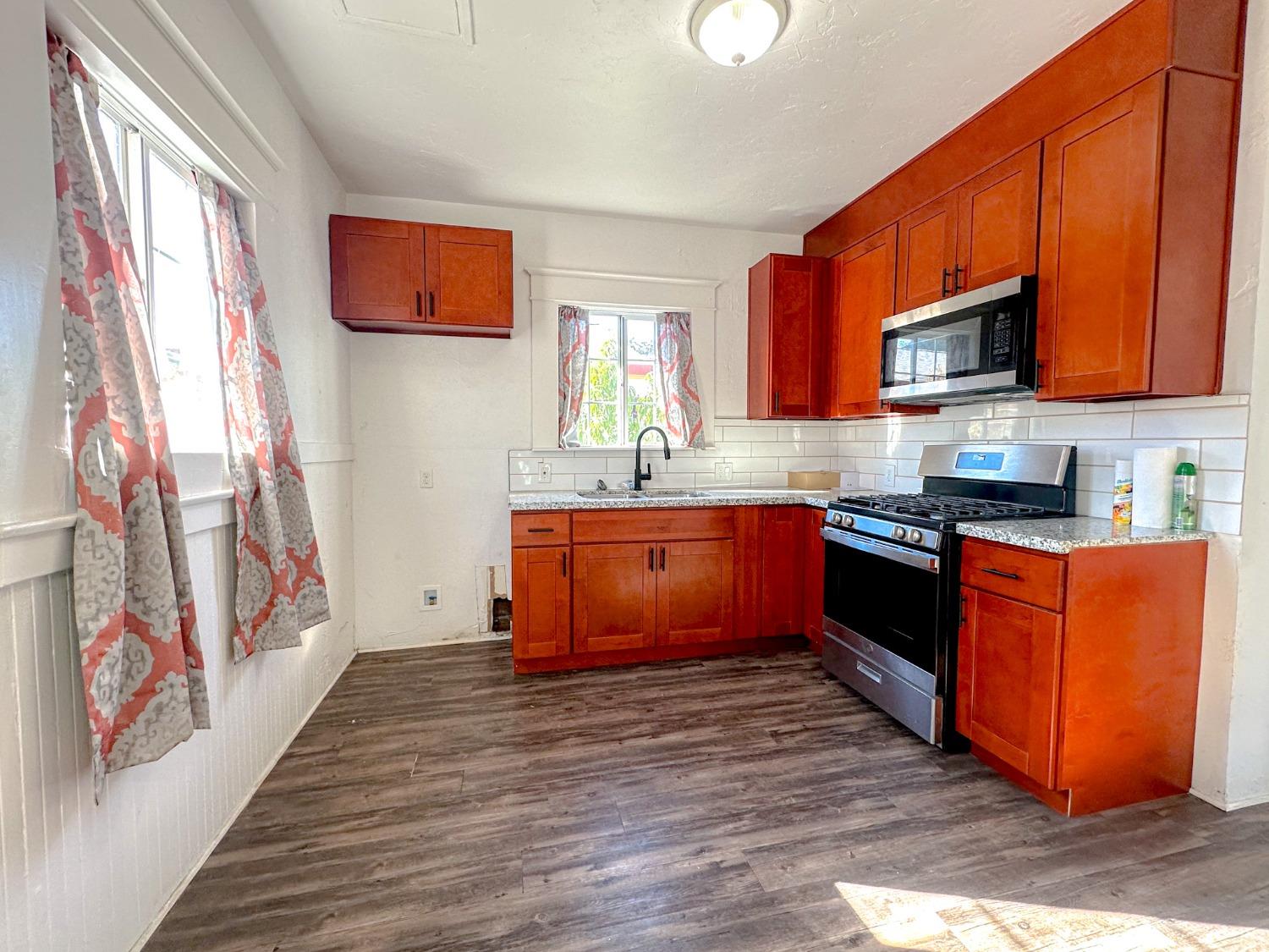 Detail Gallery Image 13 of 25 For 240 E Jefferson St, Stockton,  CA 95206 - 2 Beds | 1/1 Baths