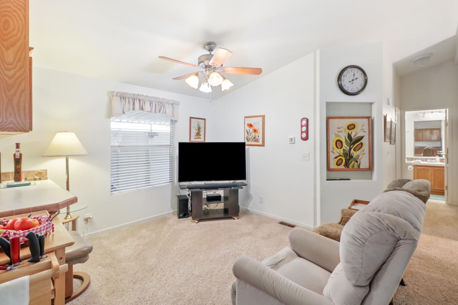 Detail Gallery Image 15 of 45 For 222 Bluebird Ln, Folsom,  CA 95630 - 3 Beds | 2 Baths