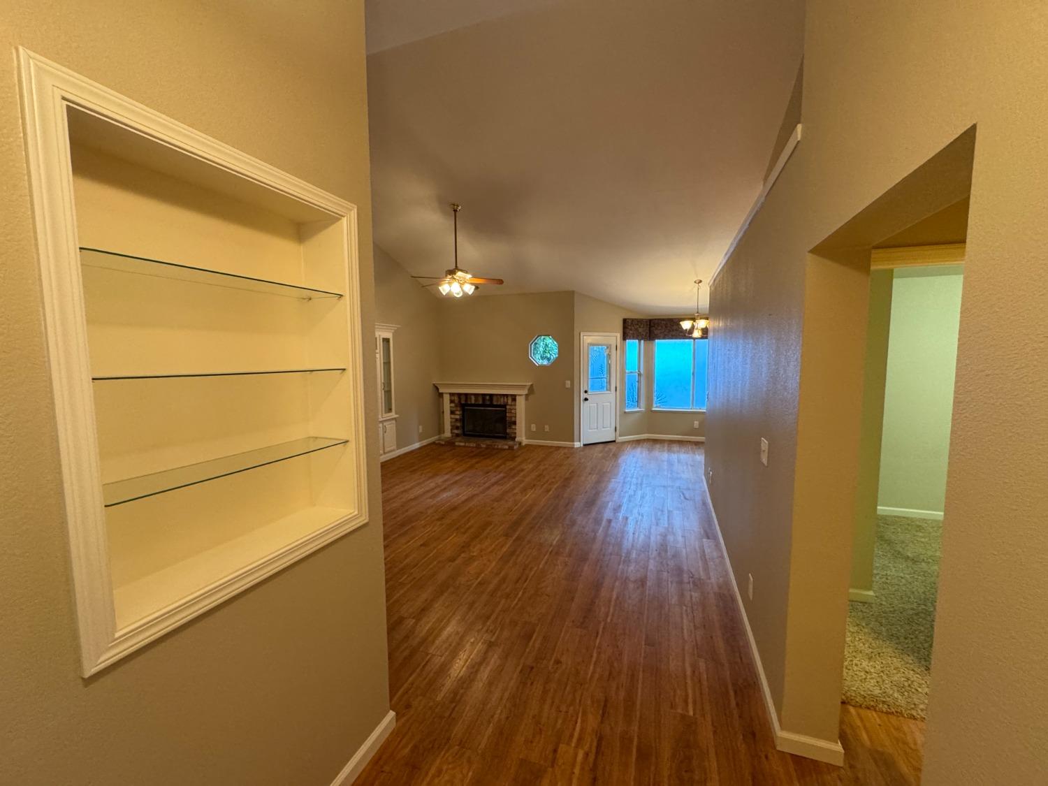 Detail Gallery Image 3 of 23 For 2828 Stone Valley St, Modesto,  CA 95355 - 3 Beds | 2 Baths