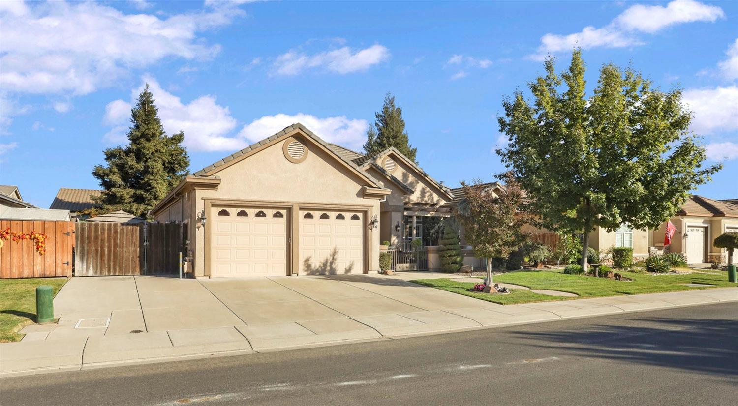 Detail Gallery Image 3 of 68 For 1058 Marigold Pl, Manteca,  CA 95336 - 3 Beds | 2/1 Baths