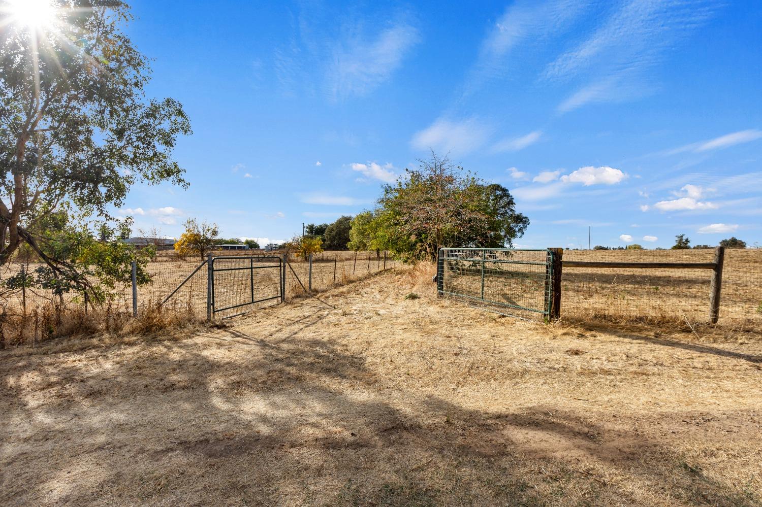 Detail Gallery Image 69 of 98 For 17650 E Collier Rd, Acampo,  CA 95220 - 4 Beds | 3/1 Baths