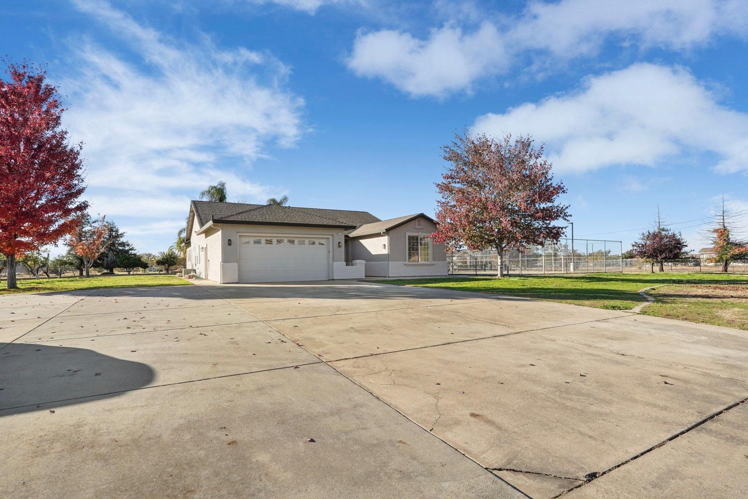 Detail Gallery Image 7 of 71 For 6211 24th St, Rio Linda,  CA 95673 - 5 Beds | 3 Baths