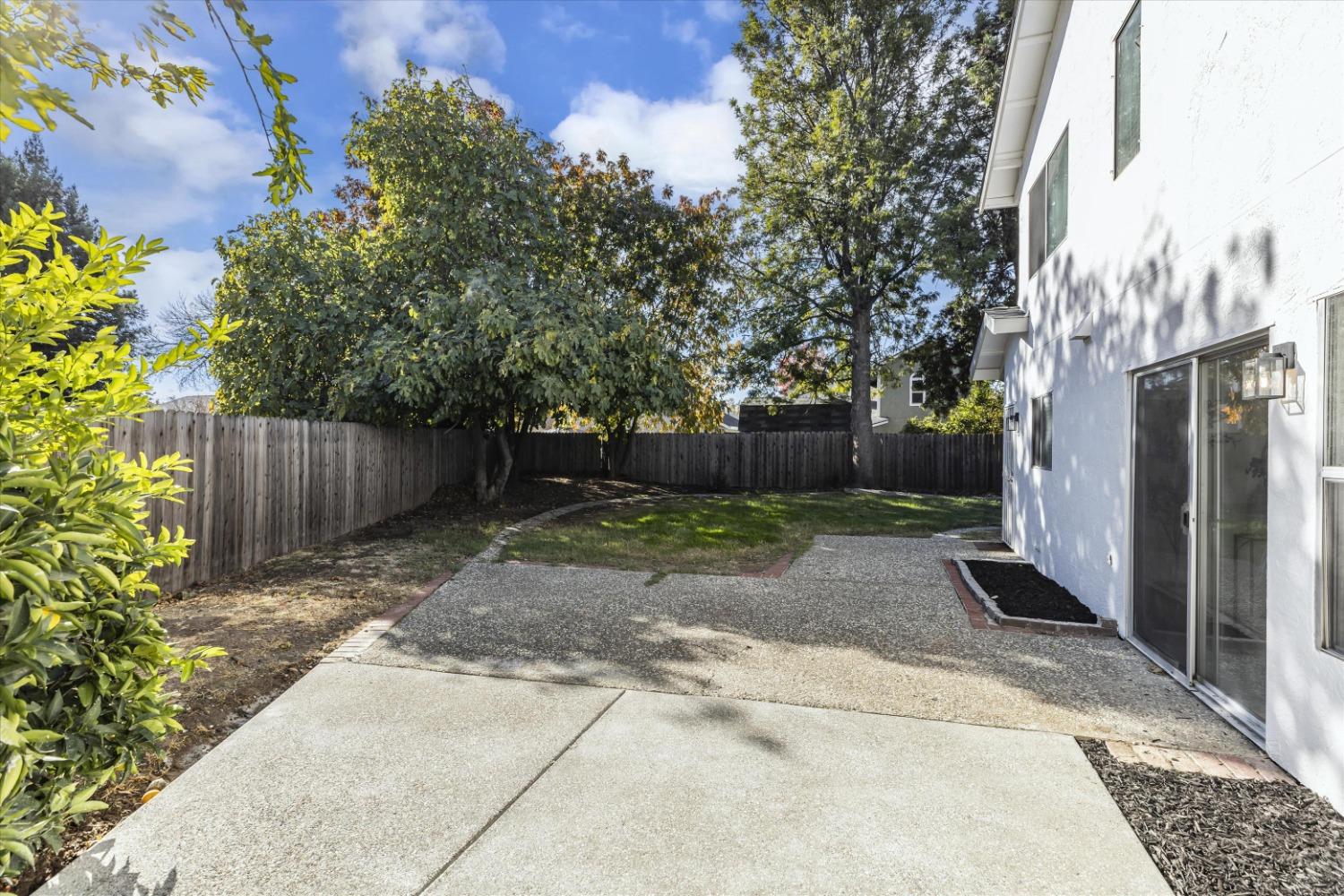 Detail Gallery Image 36 of 39 For 8498 Sunblaze Way, Sacramento,  CA 95823 - 3 Beds | 2 Baths