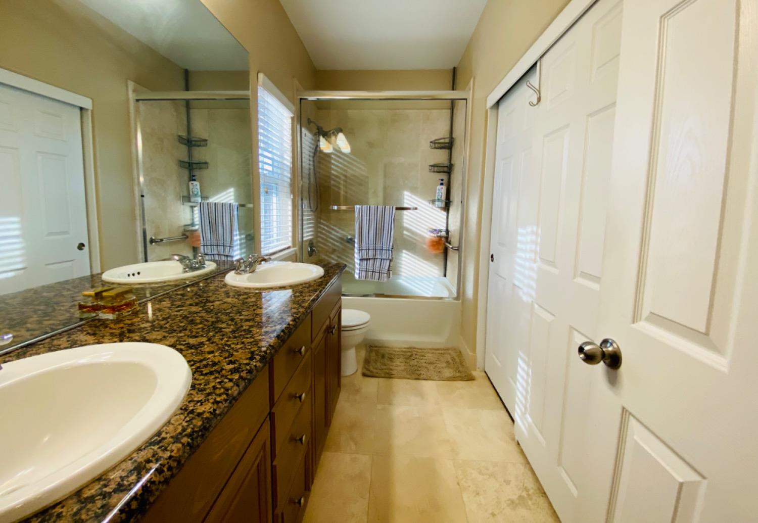 Detail Gallery Image 17 of 31 For 8594 New Forest Way, Sacramento,  CA 95828 - 3 Beds | 2 Baths