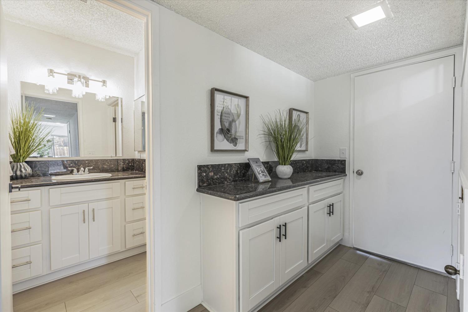 Detail Gallery Image 30 of 39 For 8498 Sunblaze Way, Sacramento,  CA 95823 - 3 Beds | 2 Baths