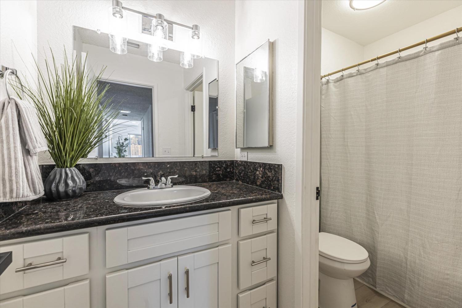 Detail Gallery Image 31 of 39 For 8498 Sunblaze Way, Sacramento,  CA 95823 - 3 Beds | 2 Baths