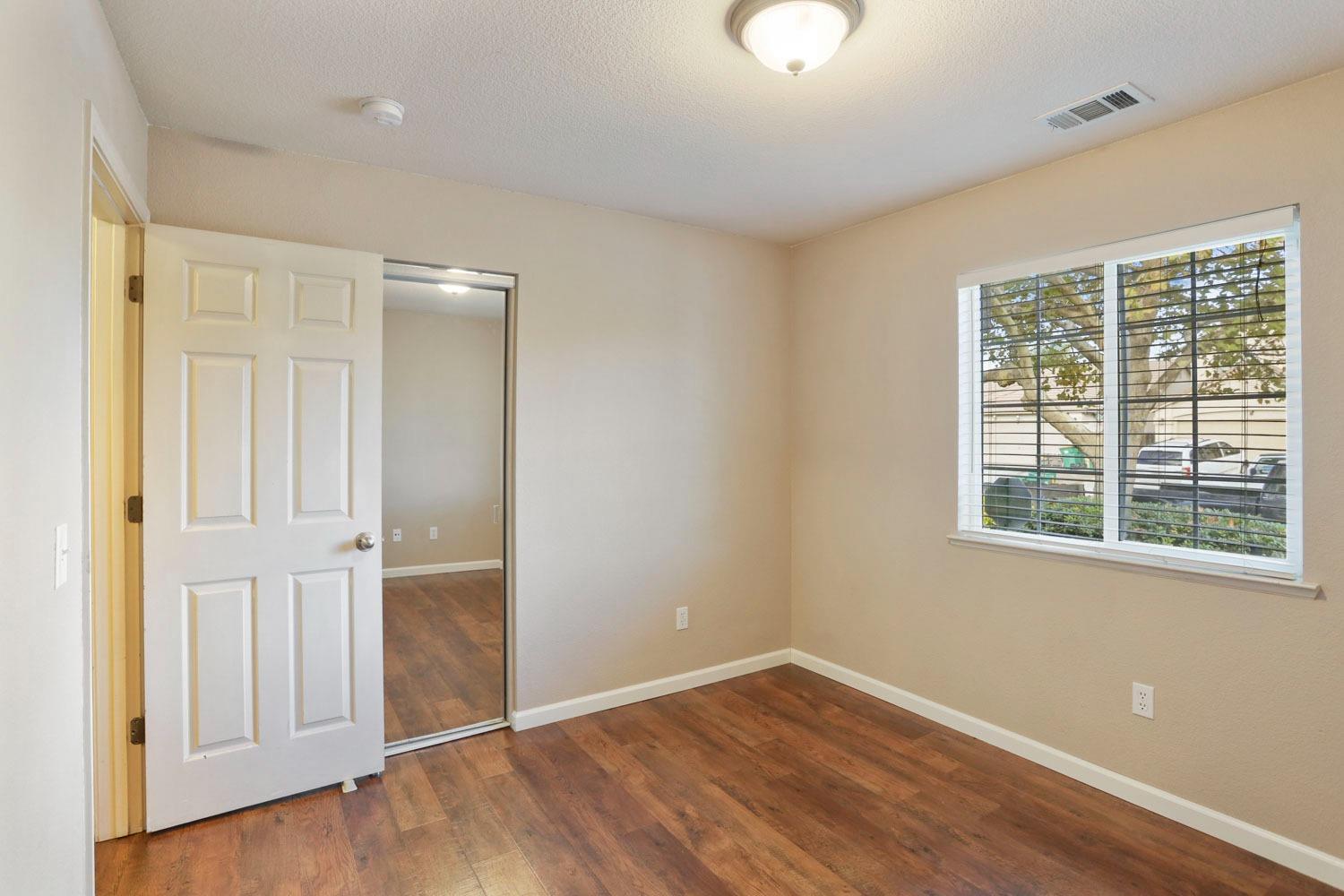 Detail Gallery Image 10 of 39 For 2850 Deborah Ln, Stockton,  CA 95206 - 3 Beds | 2 Baths