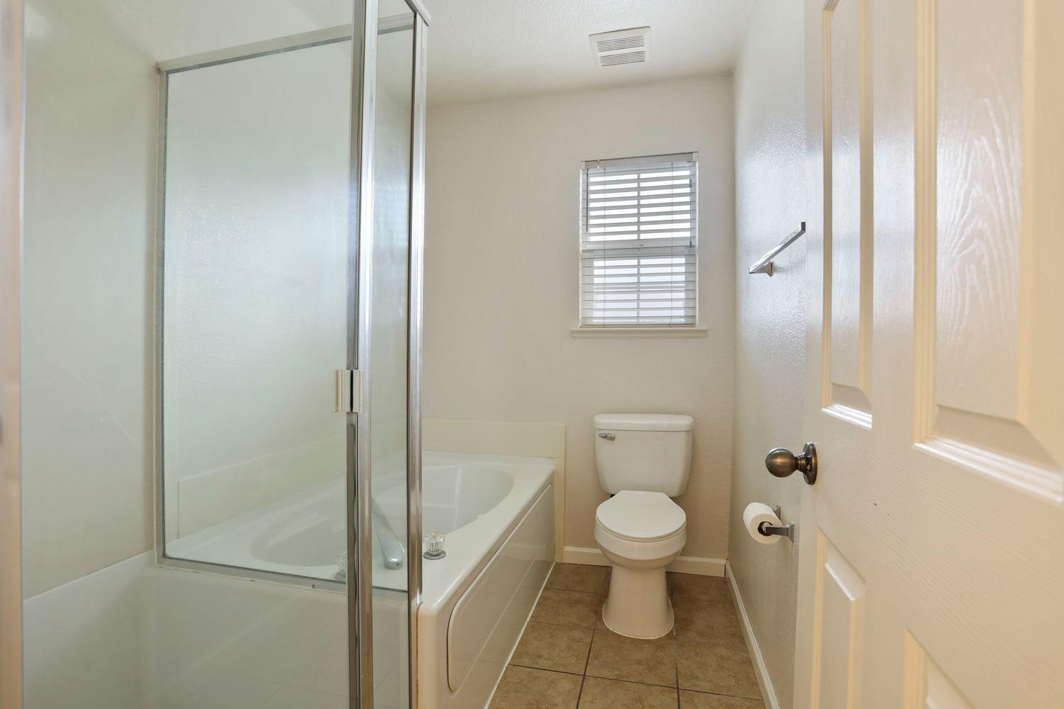 Detail Gallery Image 21 of 39 For 2850 Deborah Ln, Stockton,  CA 95206 - 3 Beds | 2 Baths