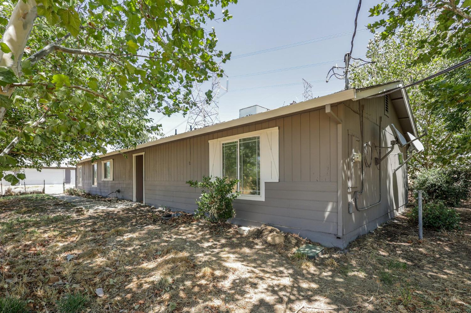 Detail Gallery Image 2 of 34 For 3593 Libby Ln, Cottonwood,  CA 96022 - 3 Beds | 2 Baths