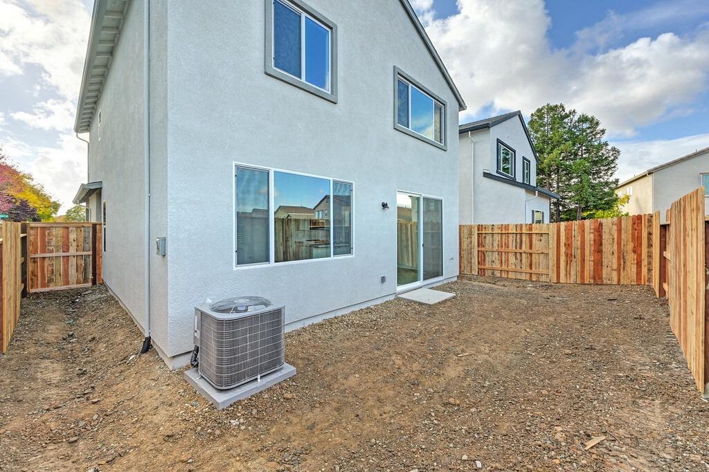 Detail Gallery Image 45 of 47 For 733 Greg Thatch Cir, Sacramento,  CA 95635 - 3 Beds | 2/1 Baths