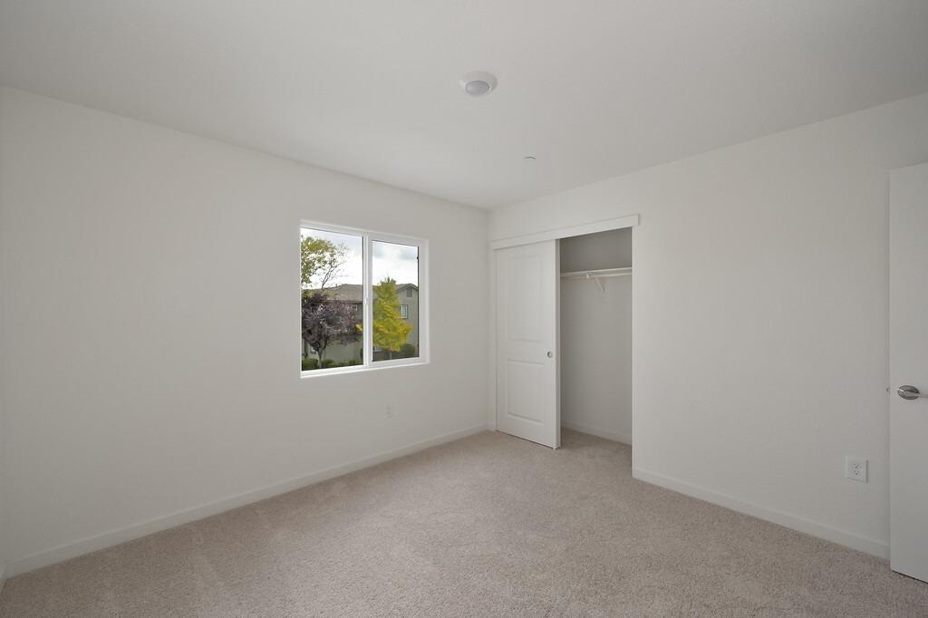 Detail Gallery Image 20 of 47 For 733 Greg Thatch Cir, Sacramento,  CA 95635 - 3 Beds | 2/1 Baths