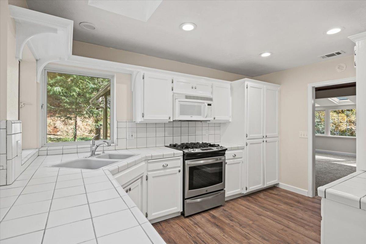 Detail Gallery Image 22 of 46 For 13940 Lower Colfax Rd, Grass Valley,  CA 95945 - 1 Beds | 1 Baths