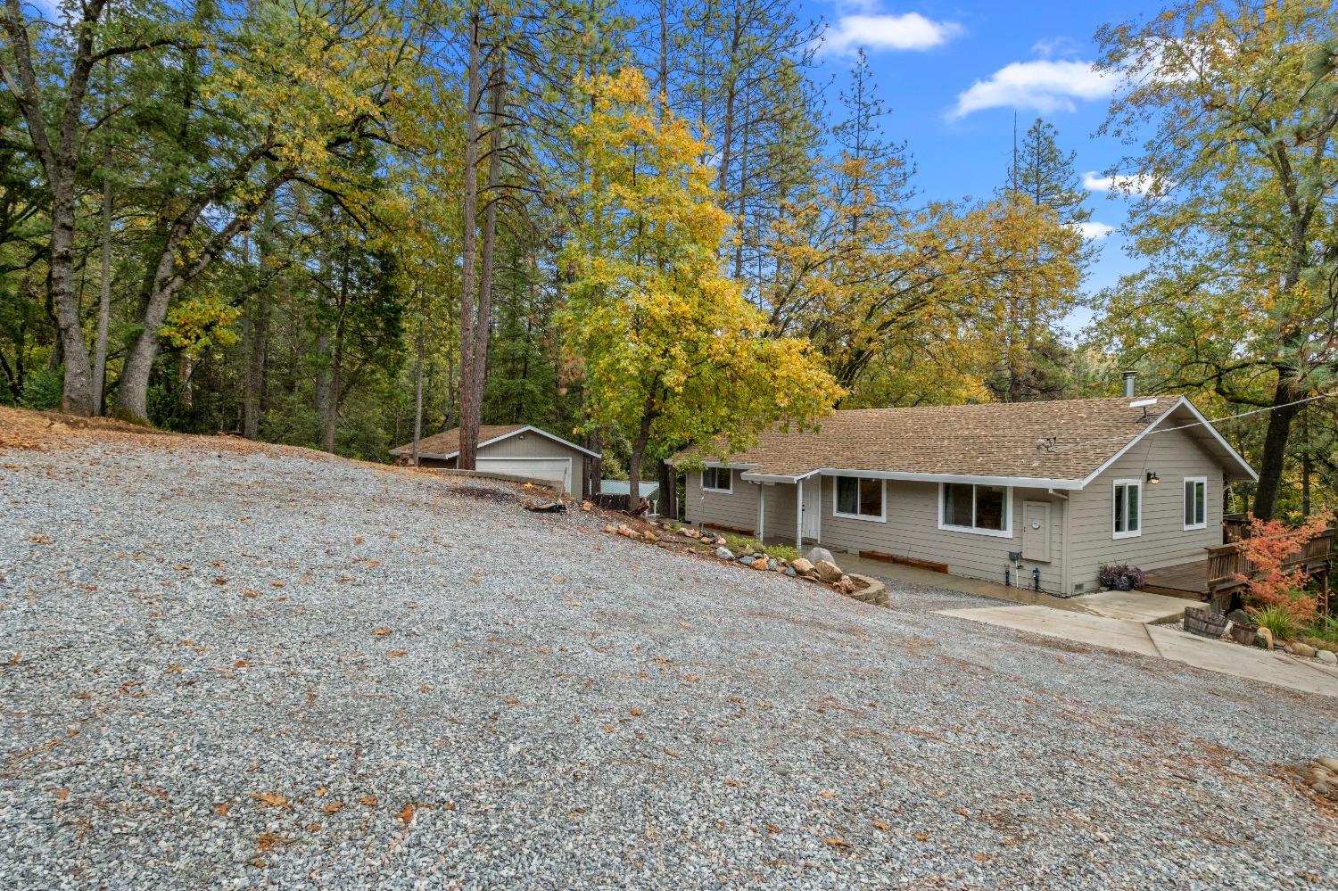 Detail Gallery Image 2 of 52 For 4935 Dowell Ln, Placerville,  CA 95667 - 3 Beds | 2 Baths