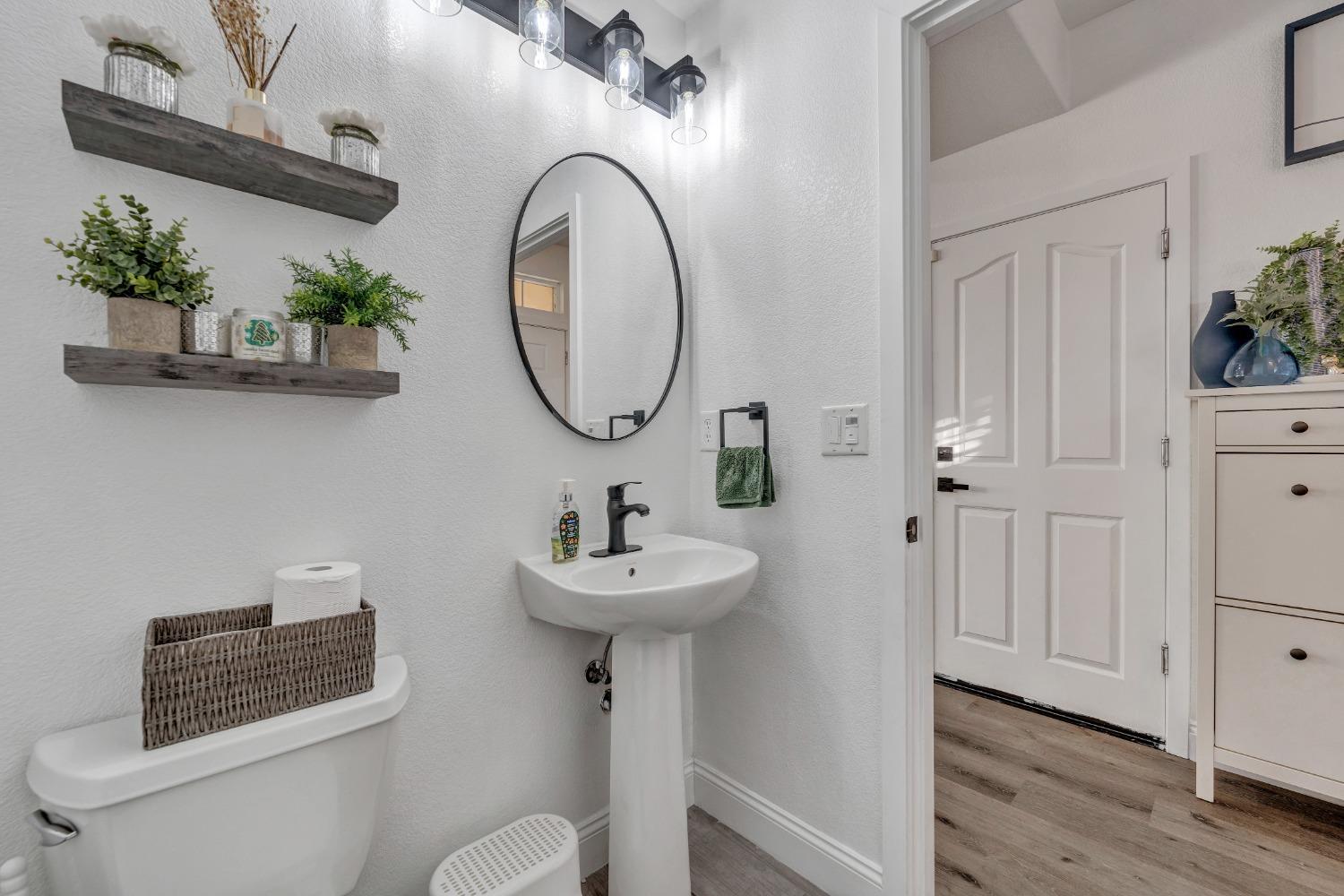 Detail Gallery Image 11 of 33 For 1941 Cushion Cap Dr, Stockton,  CA 95206 - 3 Beds | 2/1 Baths