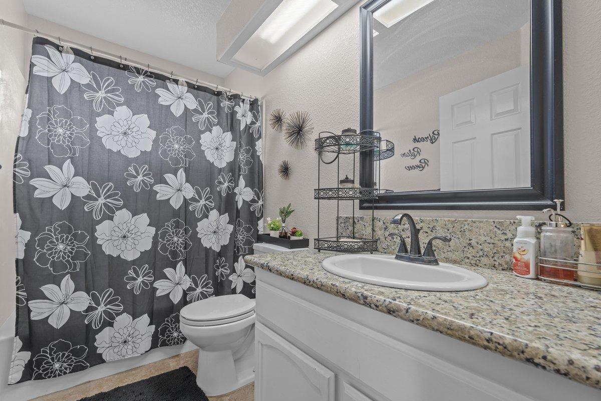 Detail Gallery Image 21 of 25 For 9382 Soaring Oaks Dr, Elk Grove,  CA 95758 - 4 Beds | 2/1 Baths