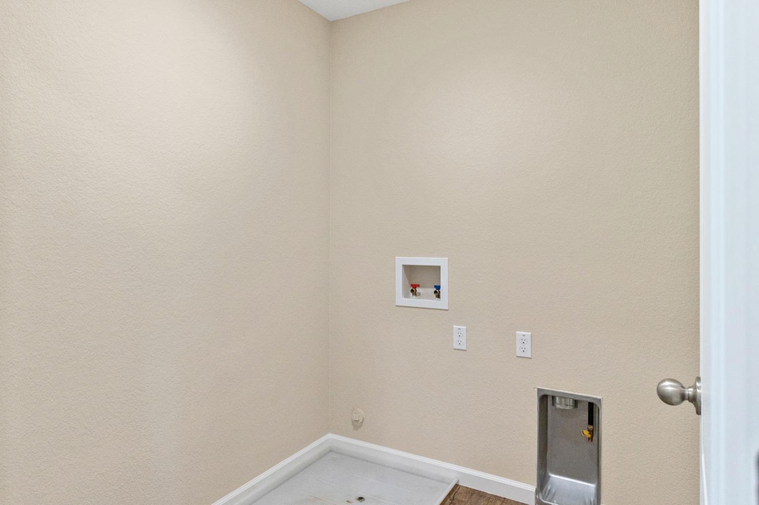 Detail Gallery Image 24 of 37 For 5548 Camalot Ct, Marysville,  CA 95901 - 5 Beds | 2/1 Baths