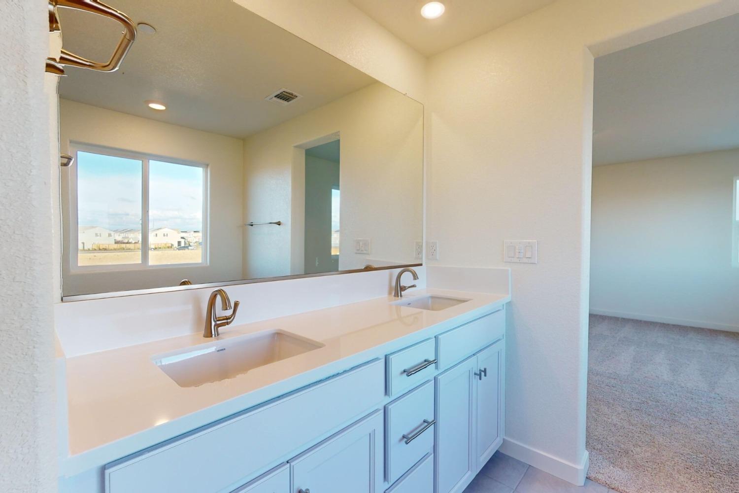 Detail Gallery Image 9 of 32 For 2449 Constellation Cir, Roseville,  CA 95747 - 3 Beds | 2/1 Baths