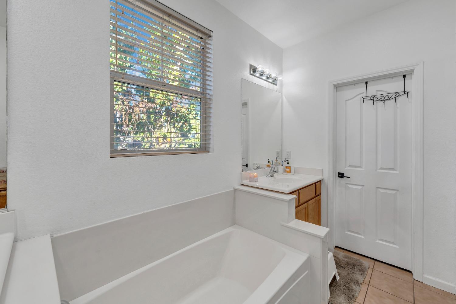 Detail Gallery Image 17 of 33 For 1941 Cushion Cap Dr, Stockton,  CA 95206 - 3 Beds | 2/1 Baths