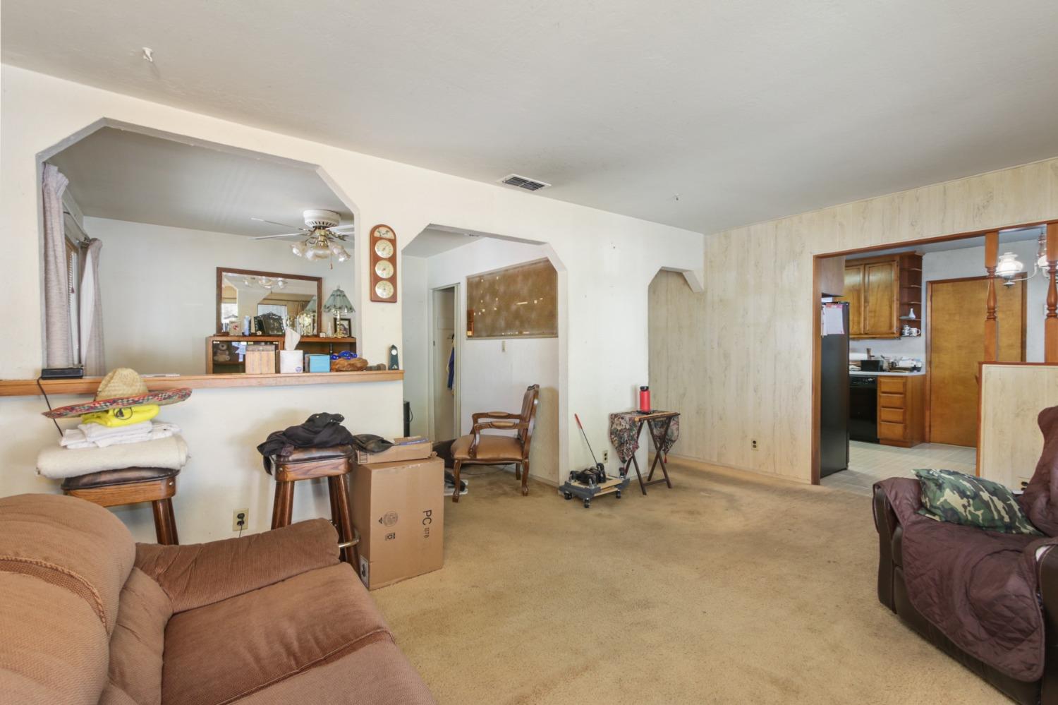 Detail Gallery Image 9 of 17 For 334 Indiana Ave, Sacramento,  CA 95833 - 3 Beds | 1 Baths