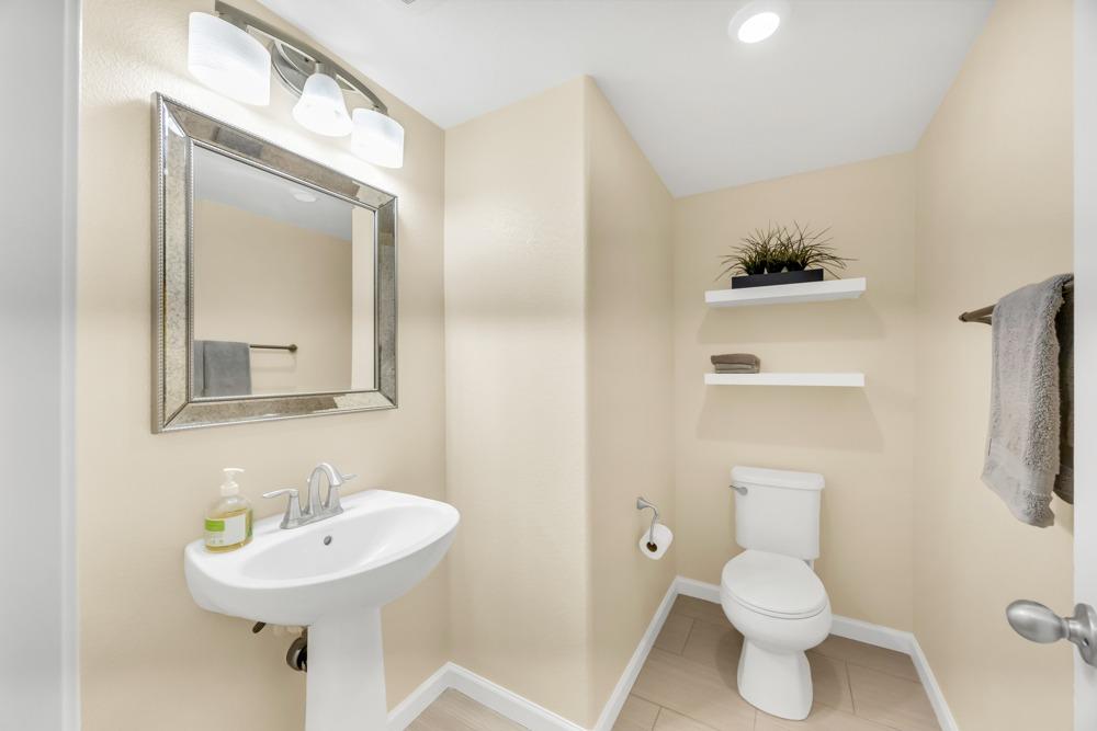 Detail Gallery Image 11 of 52 For 6489 Brando Loop, Fair Oaks,  CA 95628 - 3 Beds | 2/1 Baths