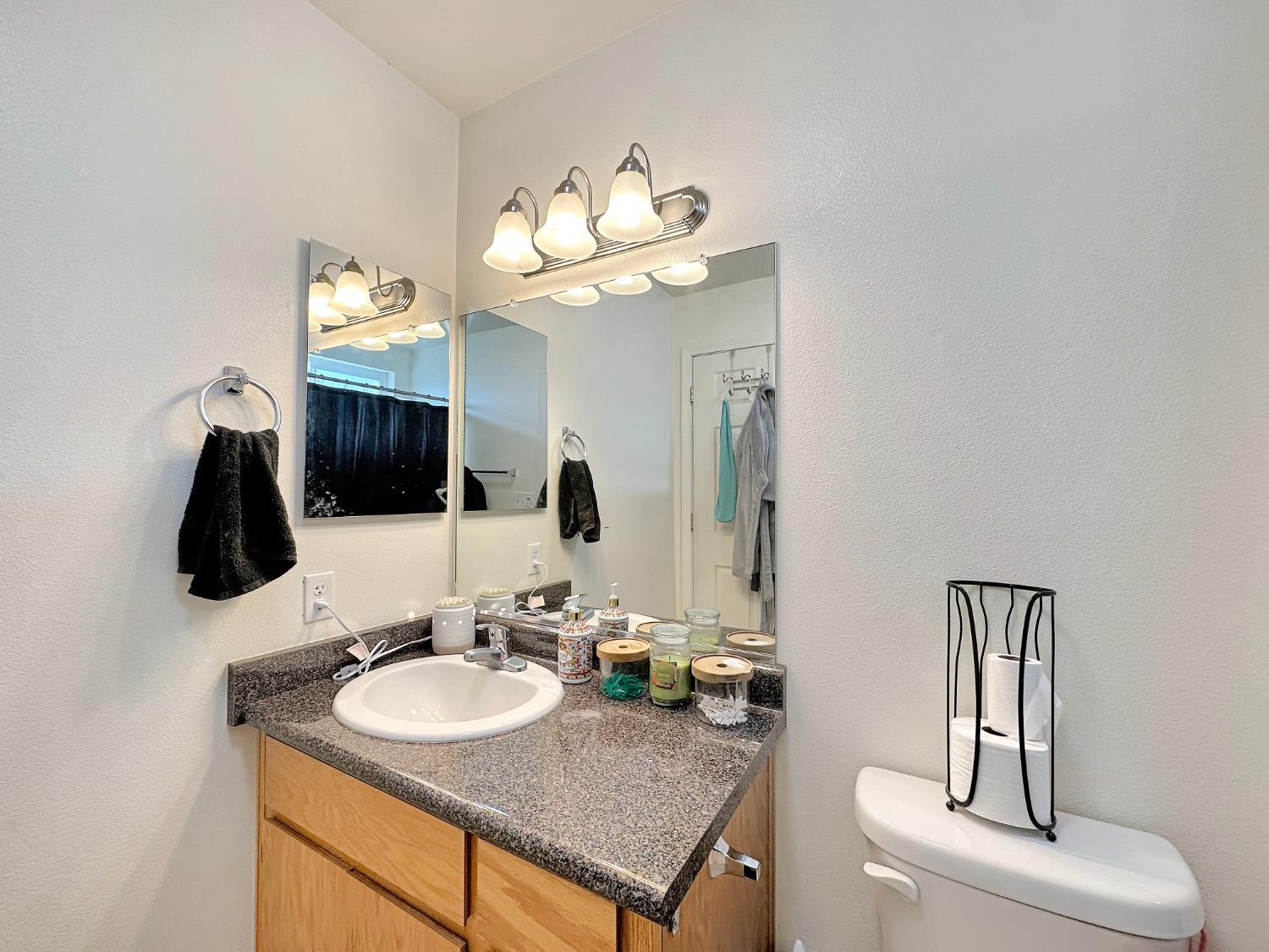 Detail Gallery Image 15 of 33 For 220 via Palermo, Gustine,  CA 95322 - 4 Beds | 2 Baths