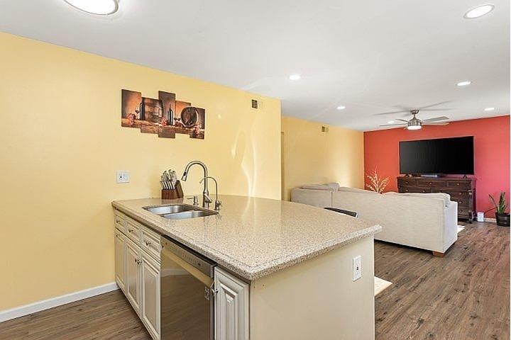 Detail Gallery Image 8 of 17 For 4625 Palm Ave #1,  Sacramento,  CA 95842 - 2 Beds | 1 Baths