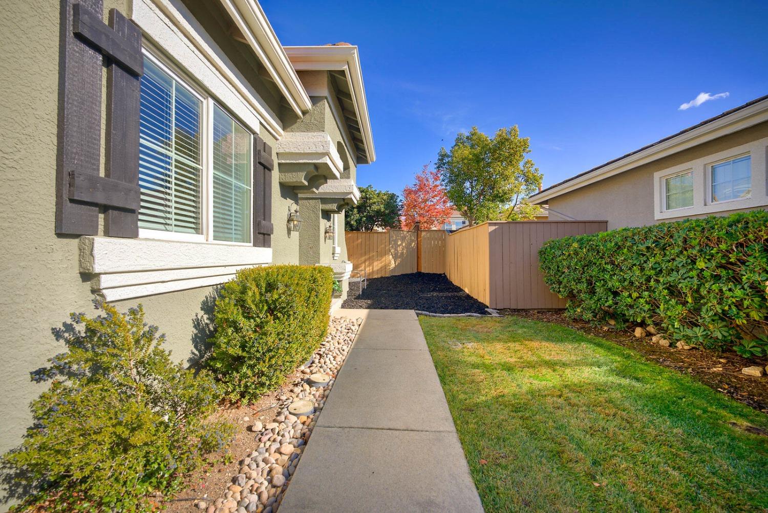 Detail Gallery Image 33 of 39 For 275 Marsalla Dr, Folsom,  CA 95630 - 2 Beds | 2 Baths