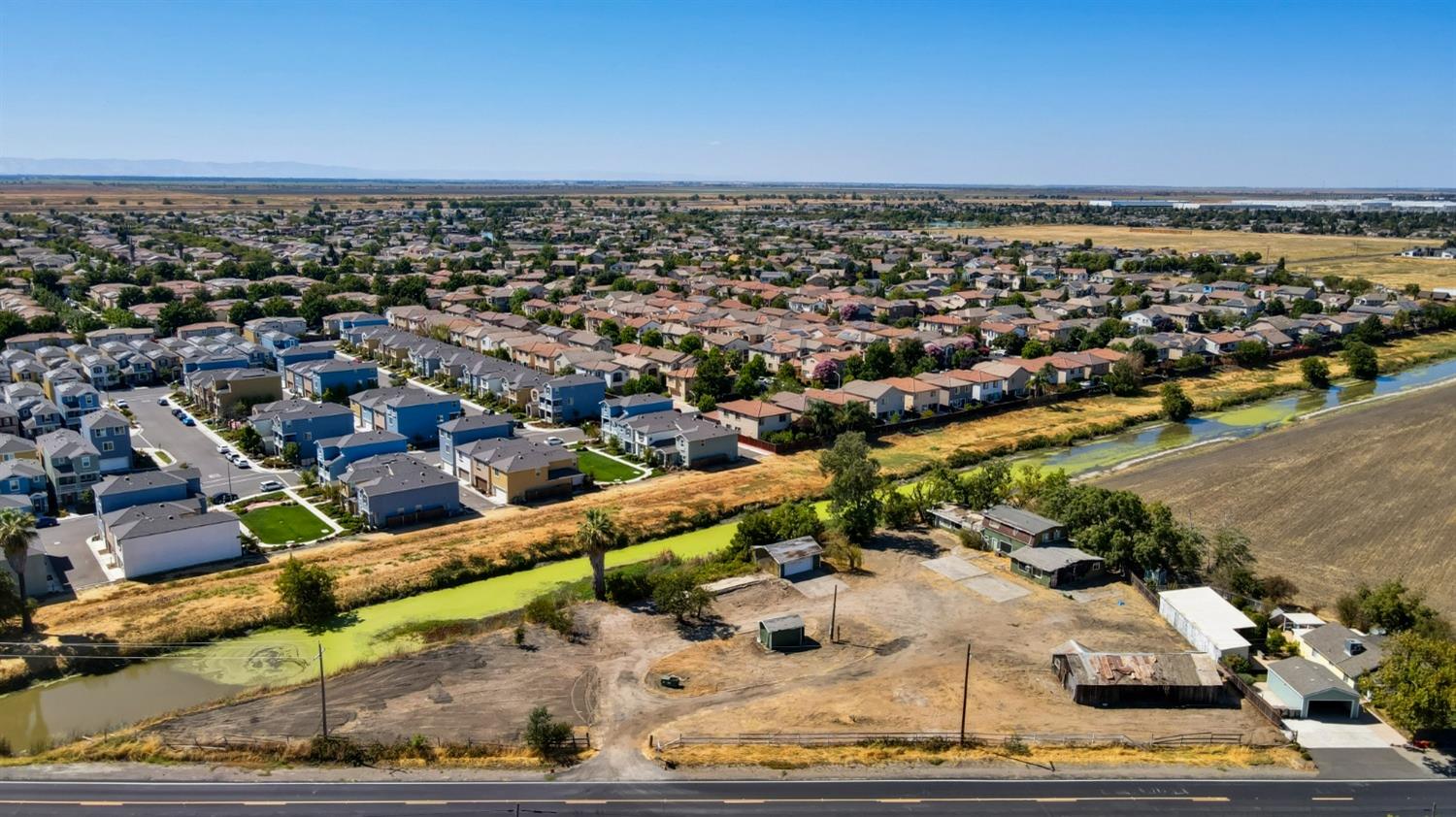 Detail Gallery Image 34 of 45 For 4010 Jefferson Blvd, West Sacramento,  CA 95691 - 3 Beds | 2 Baths