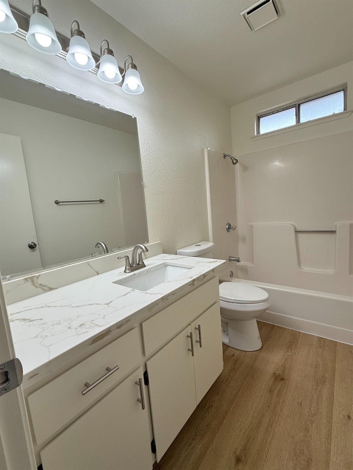 Detail Gallery Image 22 of 29 For 1633 Valmor Ct, Oakdale,  CA 95361 - 3 Beds | 2 Baths