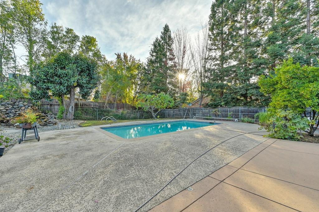 Detail Gallery Image 69 of 88 For 5700 El Camino Ave, Carmichael,  CA 95608 - 4 Beds | 2 Baths