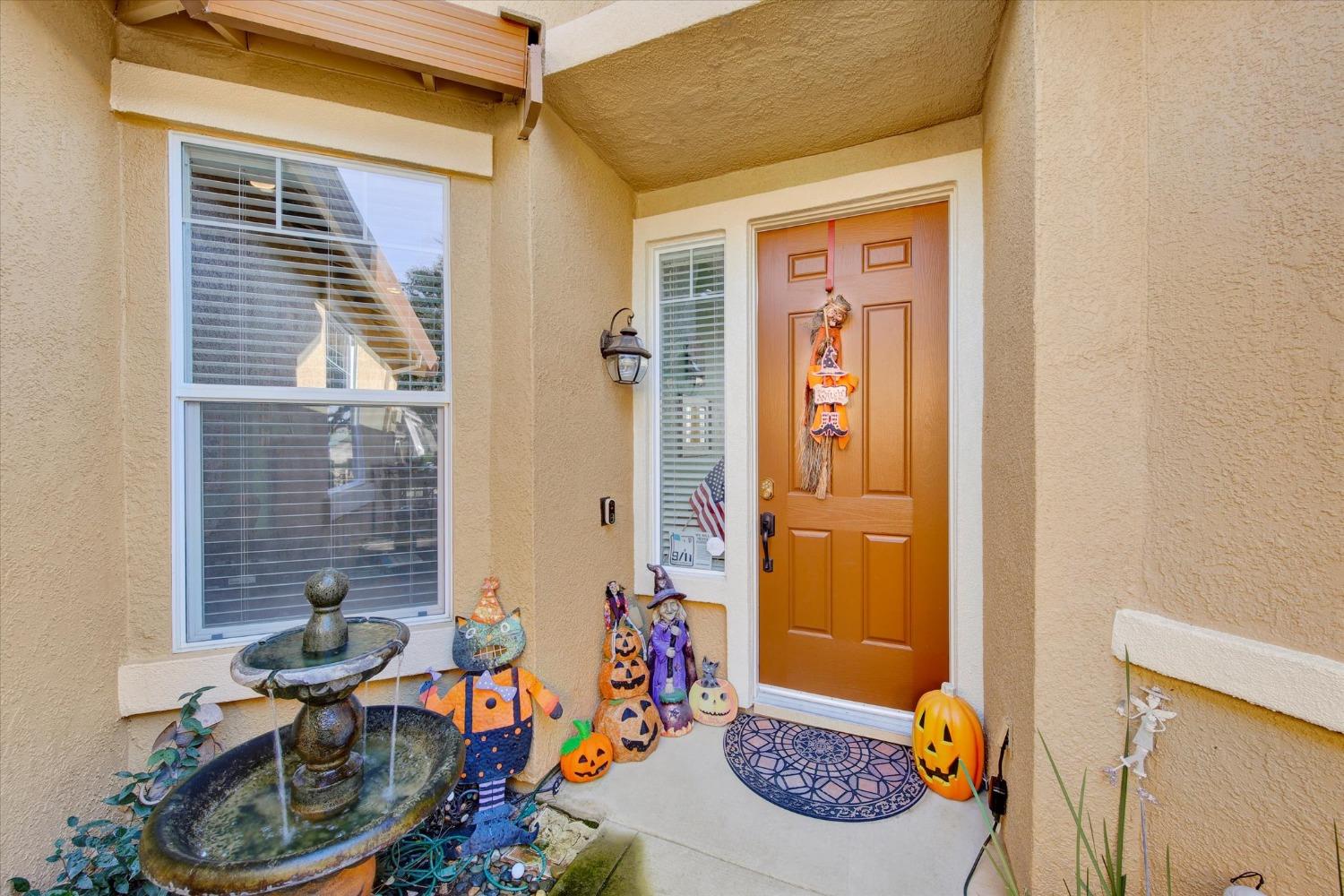 Detail Gallery Image 3 of 26 For 1951 Wesley Dr, Folsom,  CA 95630 - 4 Beds | 2/1 Baths