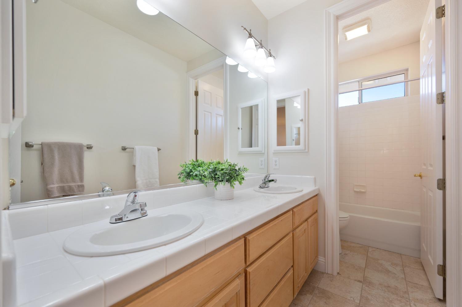 Detail Gallery Image 38 of 58 For 689 Halidon Way, Folsom,  CA 95630 - 4 Beds | 2/1 Baths